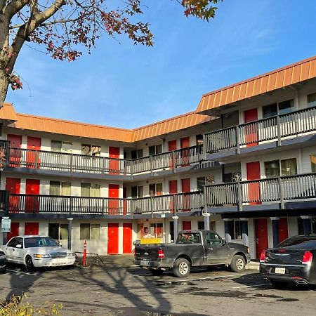 Portland Inn Екстер'єр фото