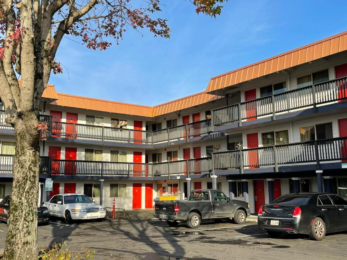 Portland Inn Екстер'єр фото