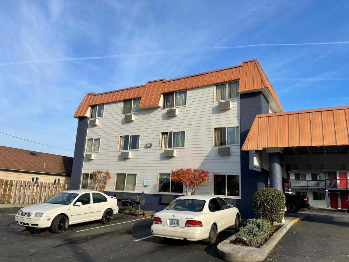 Portland Inn Екстер'єр фото